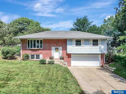 5946 Elkcrest Drive, Lincoln, NE 68516