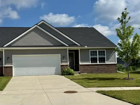 10284 Swan Lake Circle, Ypsilanti, MI 48197