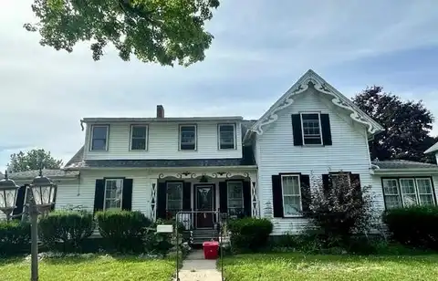 236 E Middle Street, Chelsea, MI 48118