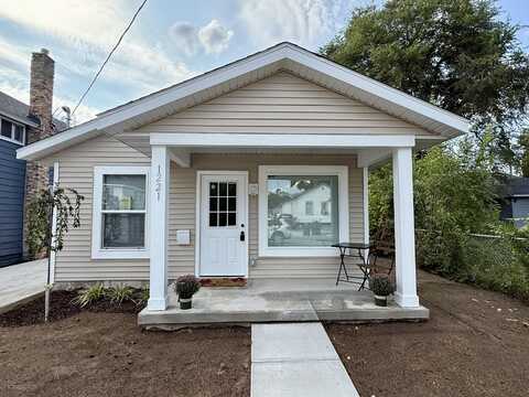 1221 Sanford Street, Muskegon, MI 49441