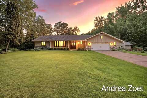 8300 Arapaho Trail SE, Alto, MI 49302