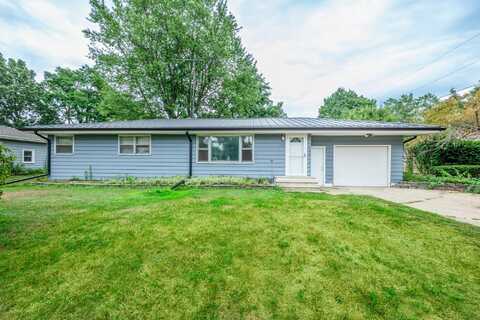 2705 Oakwood Lane, Saint Joseph, MI 49085