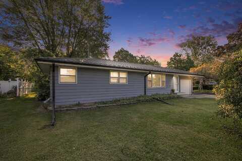 2705 Oakwood Lane, Saint Joseph, MI 49085
