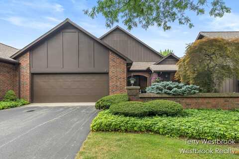 6051 N Gatehouse Drive SE, Grand Rapids, MI 49546
