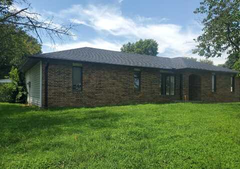 2206 W South Street, Bolivar, MO 65613