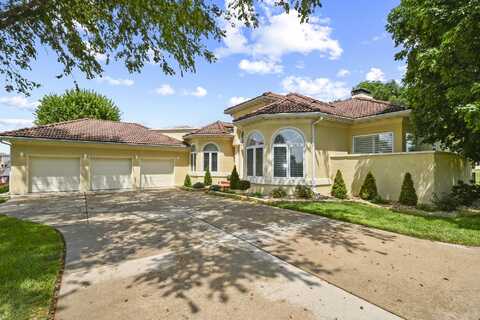 5650 S Coldstream Drive, Springfield, MO 65809