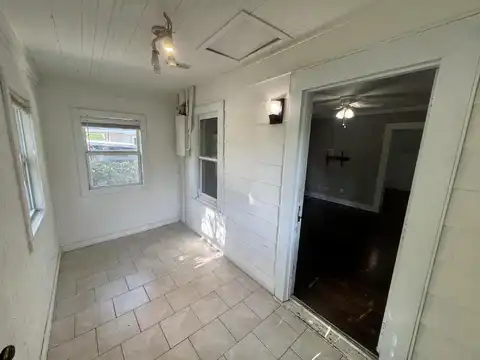 2227 N Elizabeth Avenue, Springfield, MO 65803