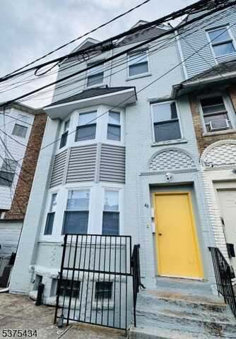 46 Oriental St, Newark, NJ 07104