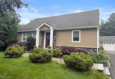 451 Russell Ave, Wyckoff, NJ 07481