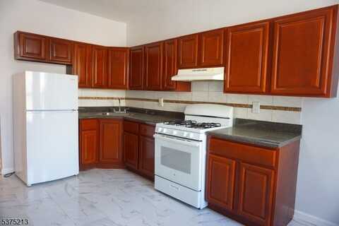 124 Ridge St, Newark, NJ 07104
