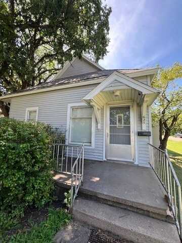 625 W 6th St, Larned, KS 67550