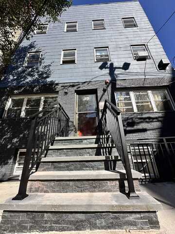 552 38TH ST, Union City, NJ 07087