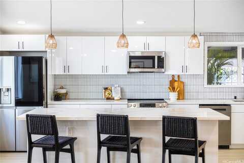 2330 Ahakapu Street, Pearl City, HI 96782