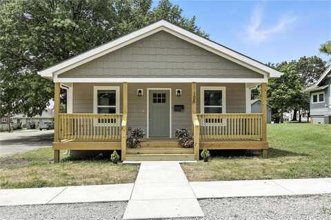 105 N Campbell Street, Pleasant Hill, MO 64080