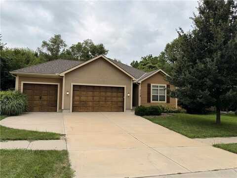 4904 Parkway Drive, Leavenworth, KS 66048