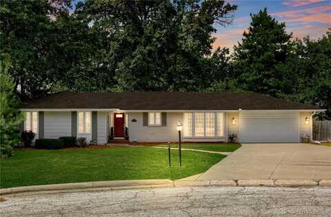 3 Maple Circle, Smithville, MO 64089