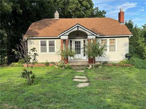 4205 N Kansas Avenue, Kansas City, MO 64117