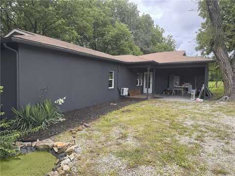 25 SW 600 Road, Warrensburg, MO 64093