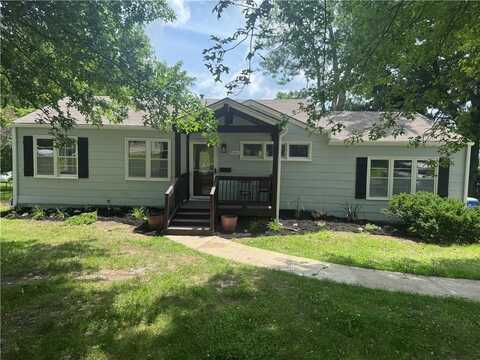 8401 W 77th Street, Overland Park, KS 66204
