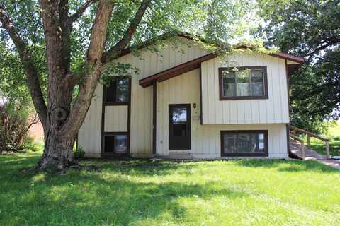 2809 Center Lake Drive, Spirit Lake, IA 51360