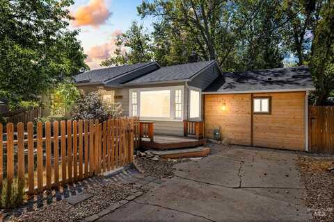 549 S Victoria Dr, Boise, ID 83705