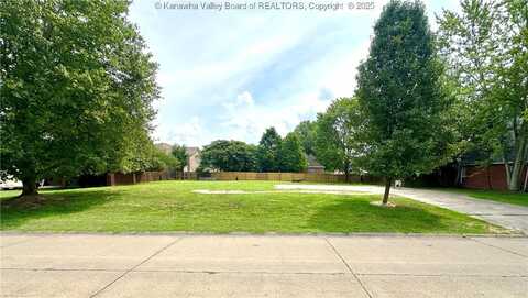 3 SOUTH BROOKE Drive, Hurricane, WV 25526