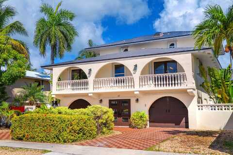 27 Evergreen Avenue, Havana, FL 33040