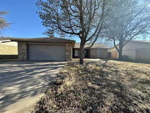 504 N Englewood Avenue, Lubbock, TX 79416