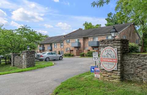 1064 Armstrong Mill Road, Lexington, KY 40517