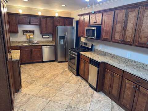1258 S PERKINS, Memphis, TN 38117