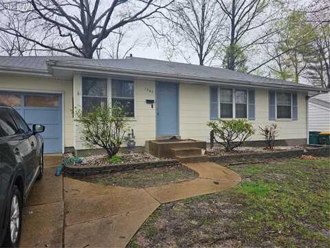 1507 Golden Drive, Saint Louis, MO 63137