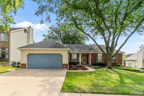 830 Oakmoor Drive, Fenton, MO 63026