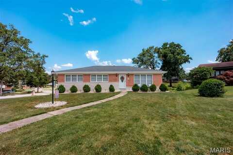 838 Hi Crest Drive, Saint Louis, MO 63125