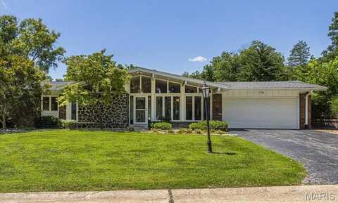 34 Oakland Hills Drive, Chesterfield, MO 63017