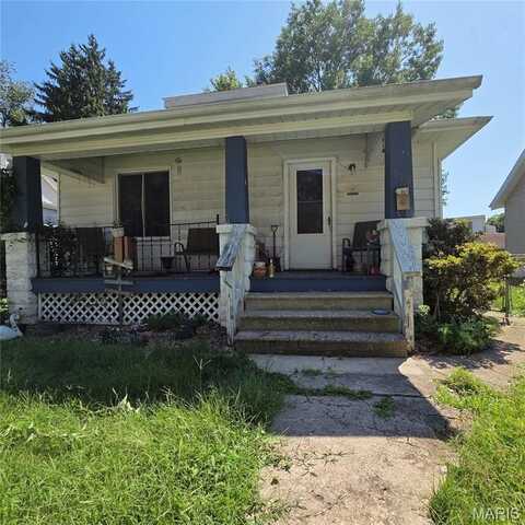 916 W Monroe Street, Belleville, IL 62220