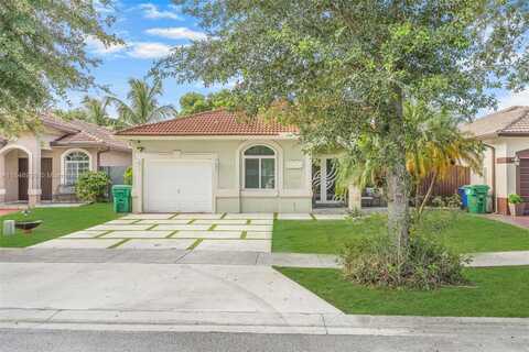 8041 NW 200th Ter, Hialeah, FL 33015