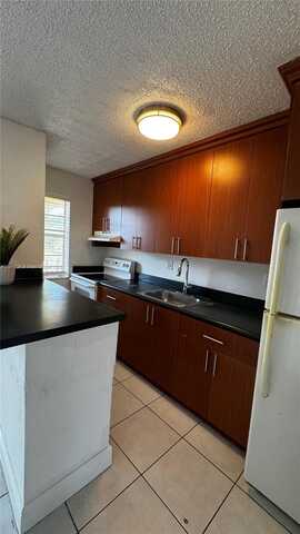 4081 N Dixie Hwy, Oakland Park, FL 33334
