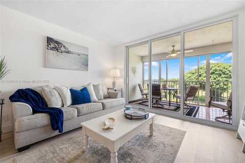 2601 S Course Dr, Pompano Beach, FL 33069
