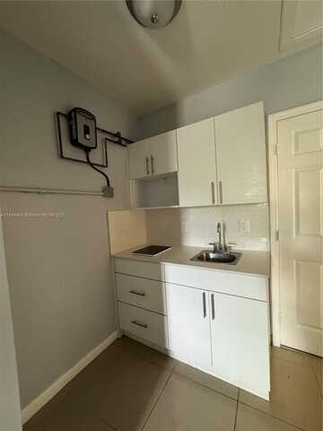 6840 Pembroke Rd, Pembroke Pines, FL 33023