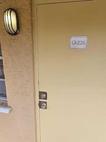 95 NE 41st St, Oakland Park, FL 33334