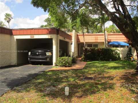 6555 NW 99th Ave, Tamarac, FL 33321