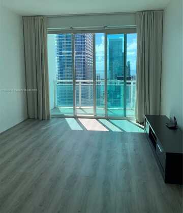 950 BRICKELL BAY DR, Miami, FL 33131
