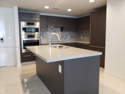 7875 NW 107th Ave, Doral, FL 33178