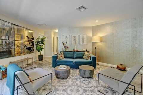 2716 NE 27th Ct, Fort Lauderdale, FL 33306