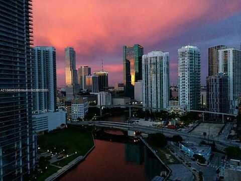 690 SW 1st Ct, Miami, FL 33130