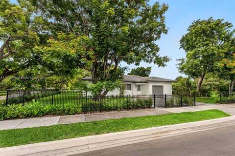 810 NW 7th St, Miami, FL 33136