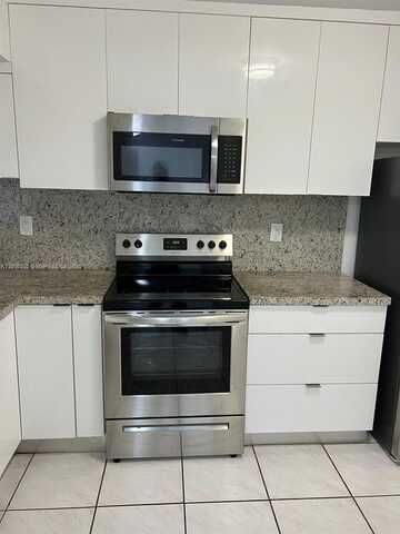 3199 Foxcroft Rd, Miramar, FL 33025