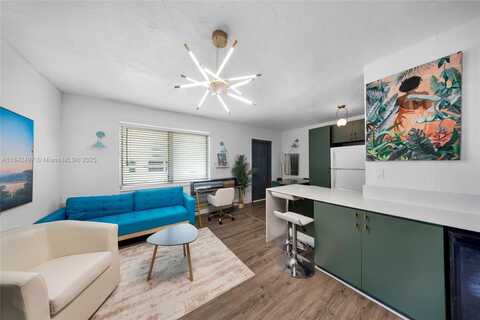 7928 Harding Ave, Miami Beach, FL 33141