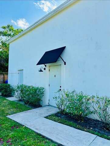 564 NW 51st St, Miami, FL 33127