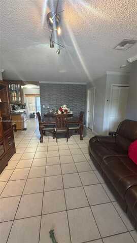 1270 W 42nd St, Hialeah, FL 33012